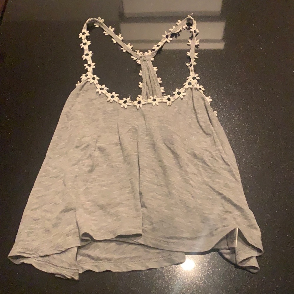 Crop daisy top